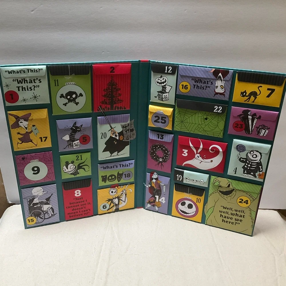 Nightmare Before Christmas: Advent Calendar: Ghoulish Delights & Binder